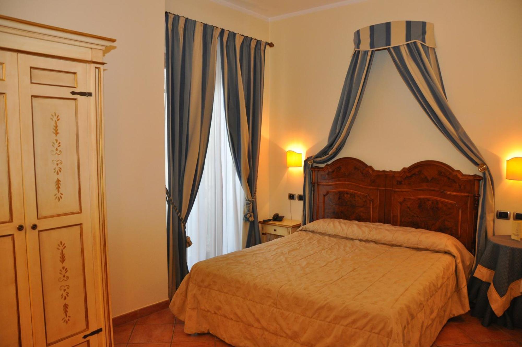 Hotel Urbano V Montefiascone Exteriör bild