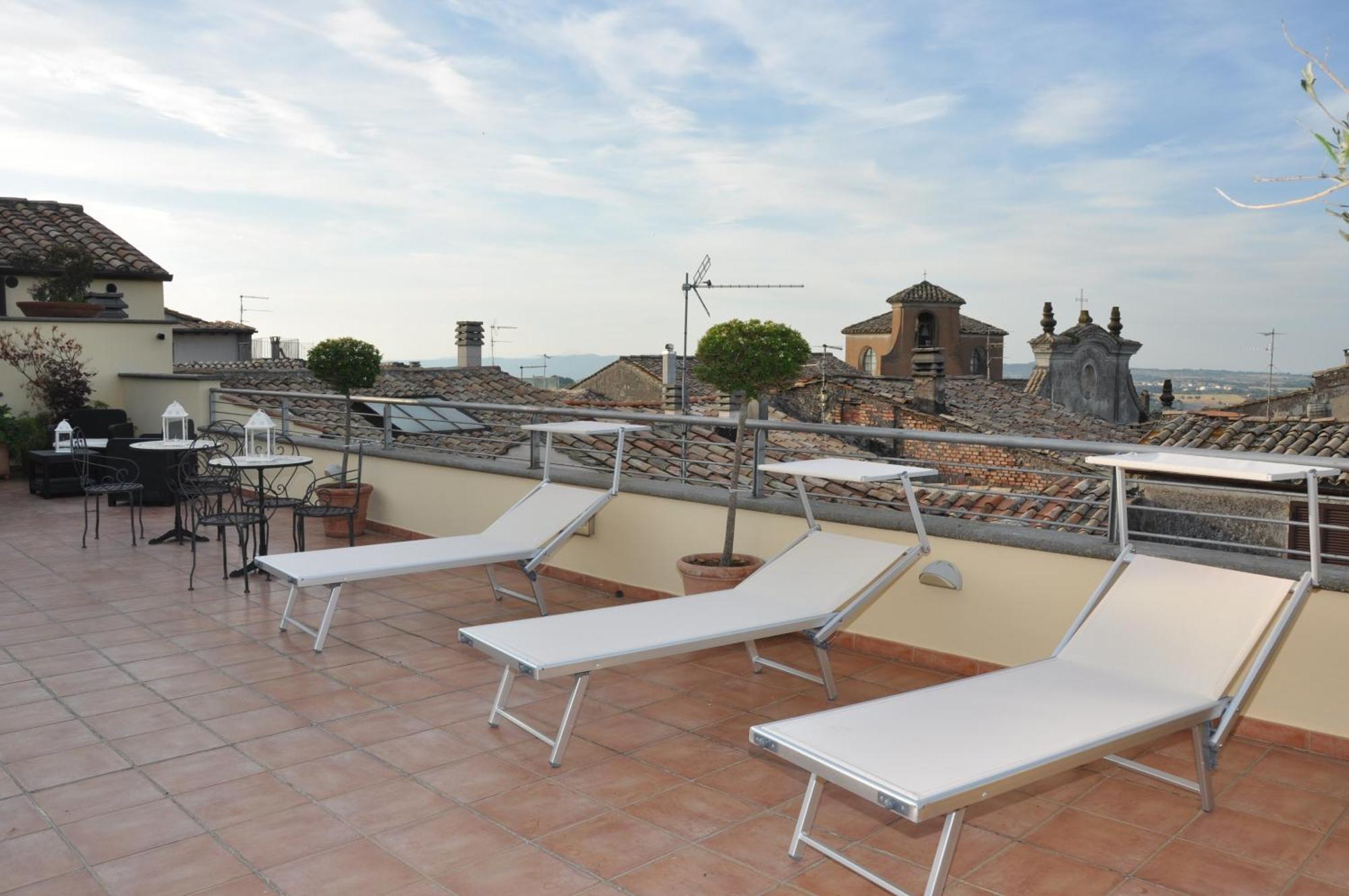 Hotel Urbano V Montefiascone Exteriör bild