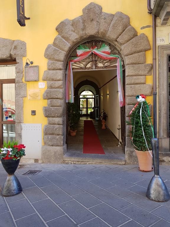 Hotel Urbano V Montefiascone Exteriör bild